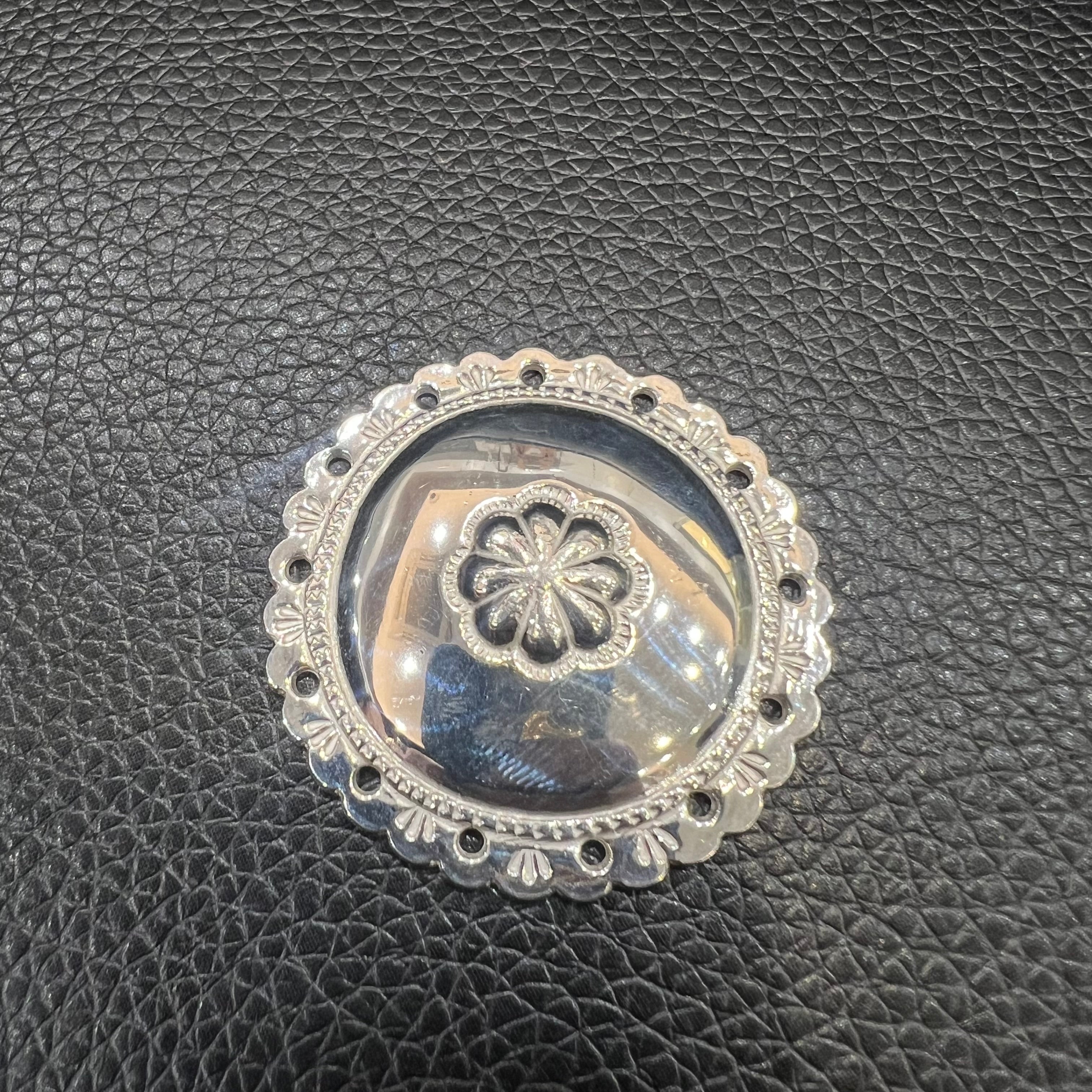 ゴローズ goro's ※特別SALE※SVコンチョ※直径4㎝ (コピー) – DELTAone