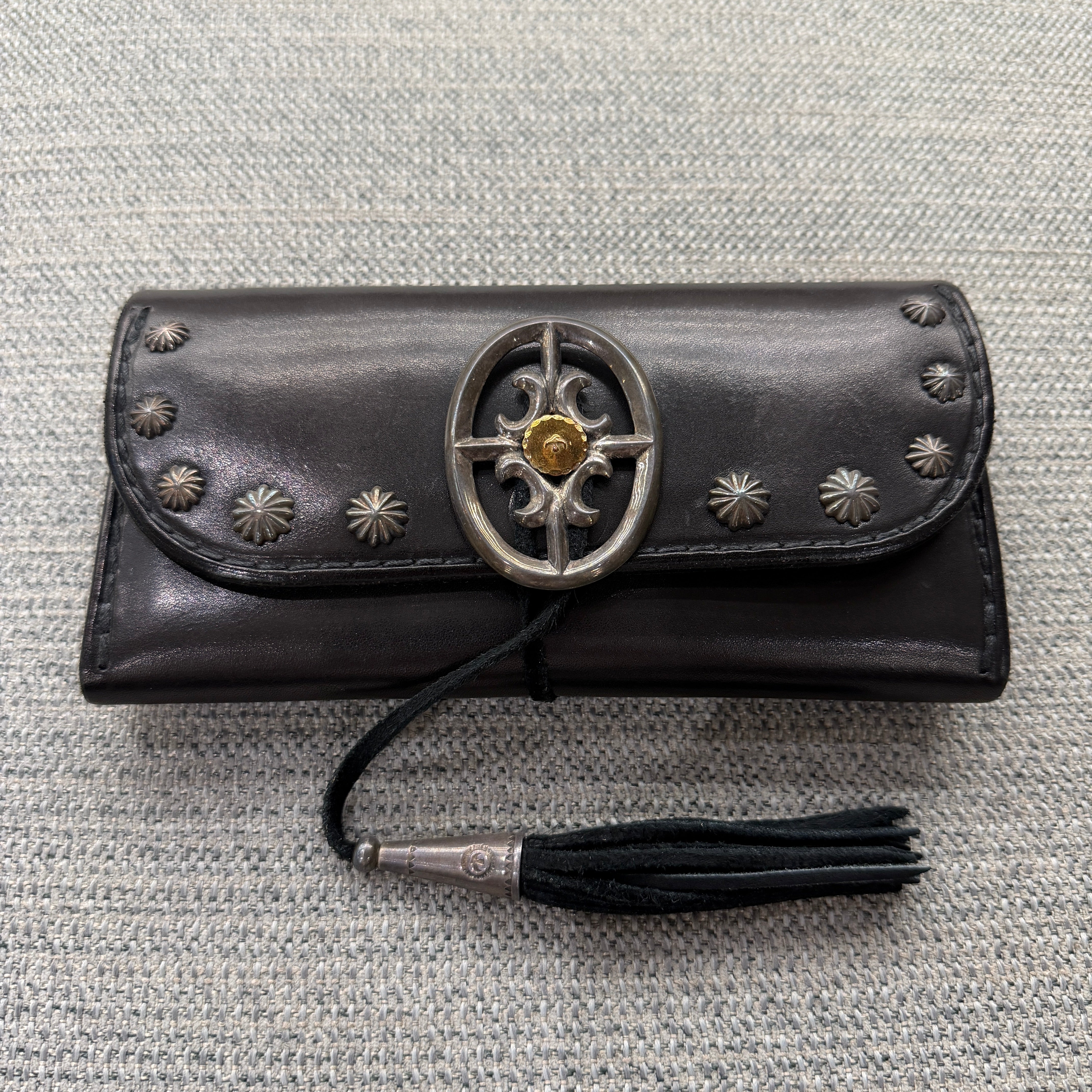kuranosukeです☆ ゴローズ　長財布　黒 ゴローズ goro's [ほぼ新品]カスタム三つ折り長財布(黒) – DELTAone