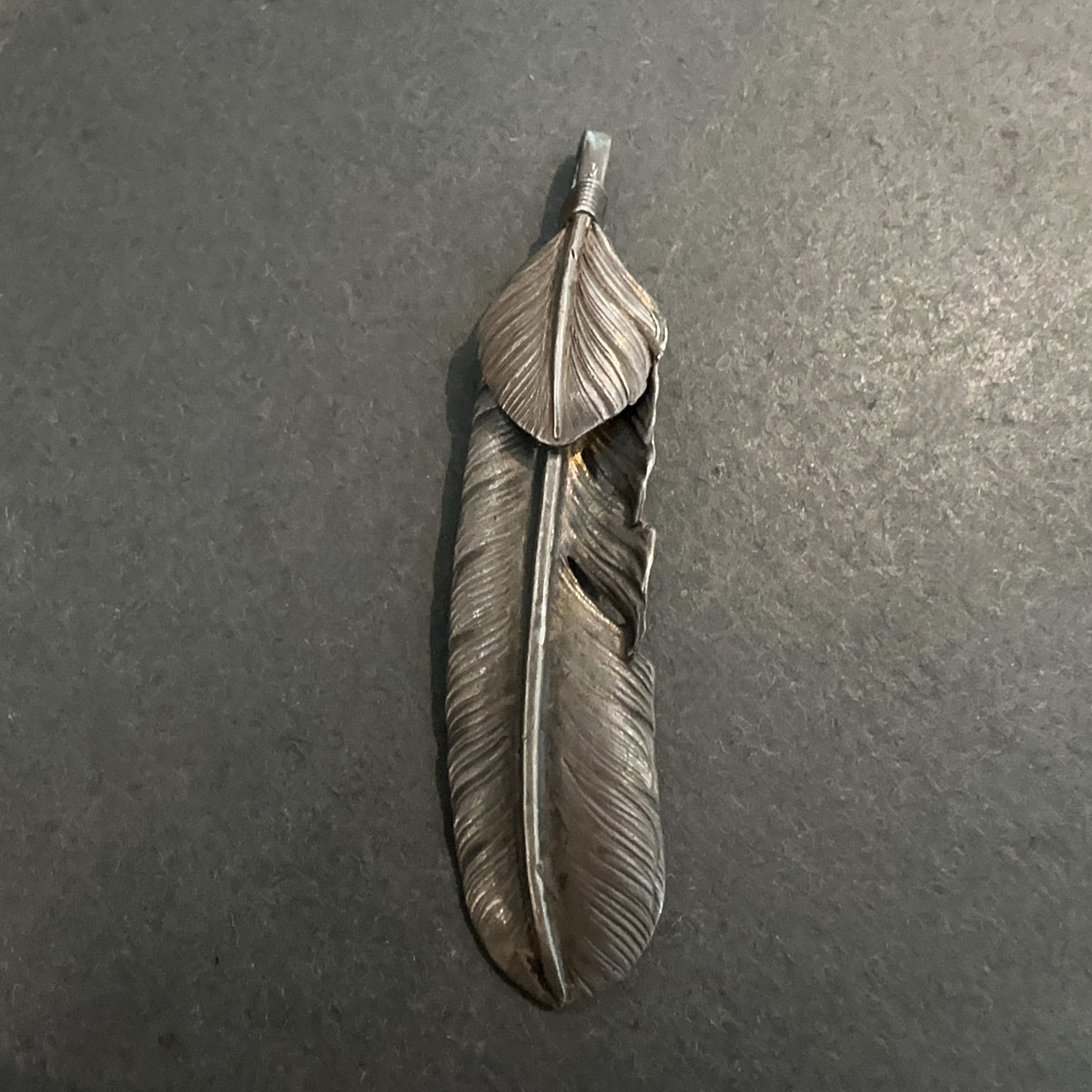 ゴローズ goro's[OLD]上銀特大フェザー(左)※雰囲気抜群/穴広げ無し