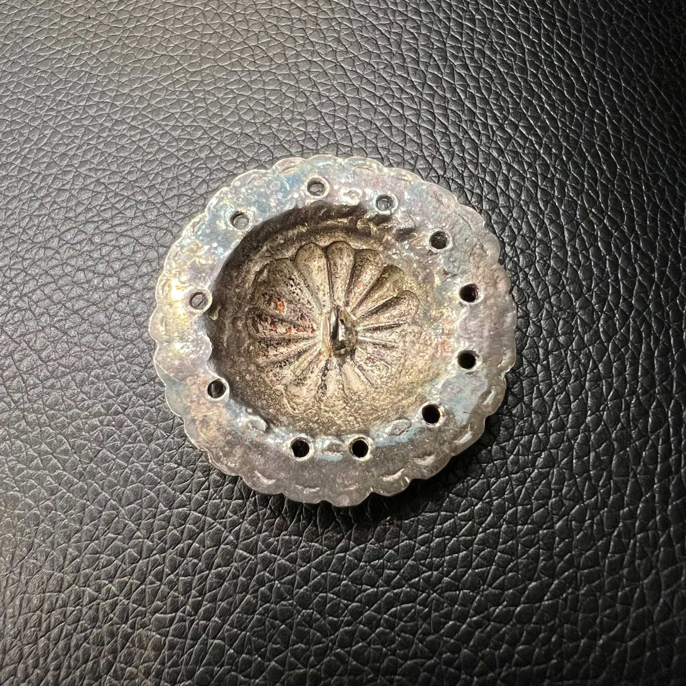 ゴローズ goro's SVフラワーコンチョ(大)