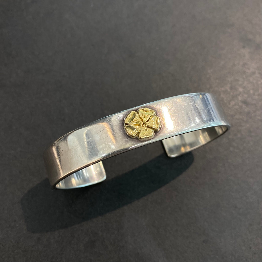 【goro's 】ゴローズ　平打ちローズブレス　k18ローズメタル平打ちブレスM goro's 】ゴローズ 平打ちローズブレス k18ローズメタル平打ち