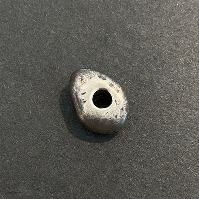 ゴローズ goro's 刻印ビーズ(左)