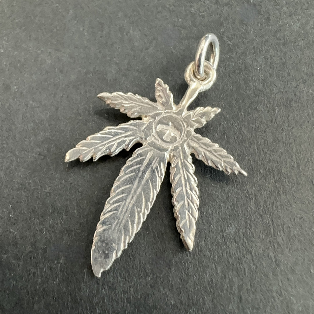 ゴローズ goro's [特別SALE][美品]K18メタル付グラス – DELTAone