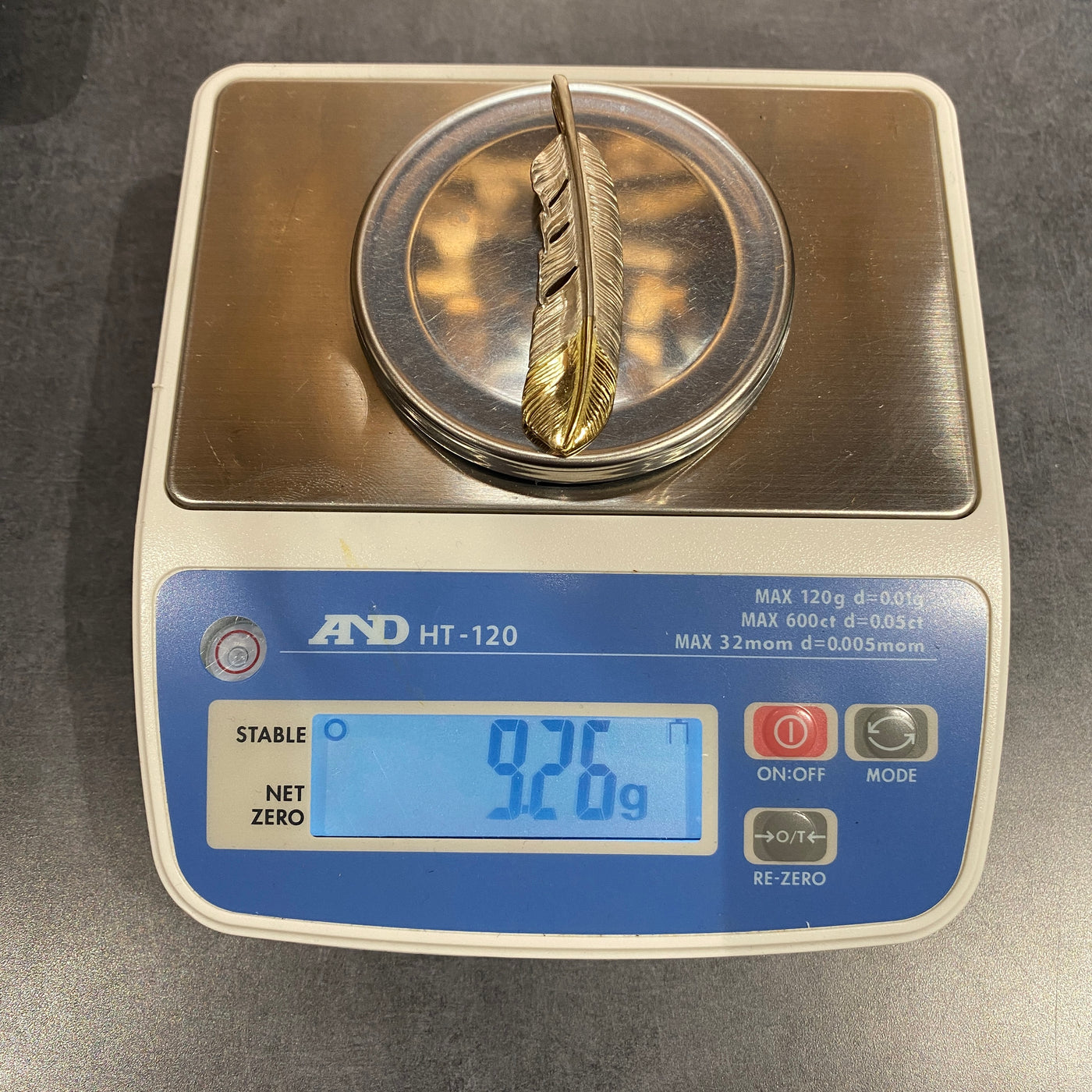 ゴローズ goro's [ほぼ新品][OLD]先金特大フェザー(右)※穴広げ無し ※重さ9.26g