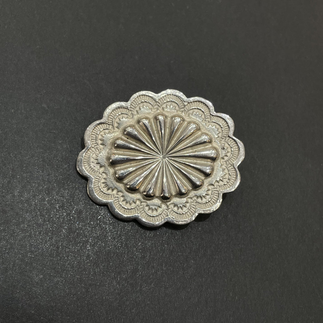 ゴローズ　SVコンチョ　フラワーコンチョ　大 DELTA one購入 ゴローズ goro's SVフラワーコンチョ(横) – DELTAone