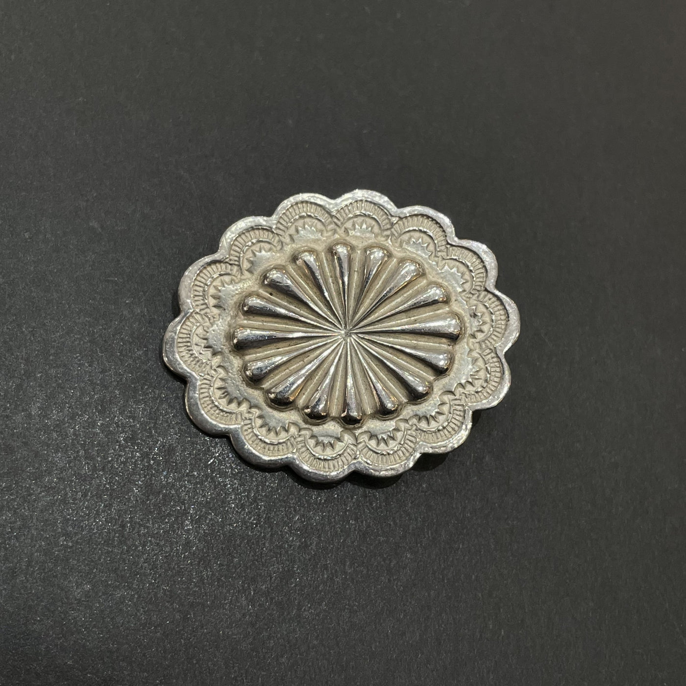 ゴローズ goro's SVフラワーコンチョ(横)