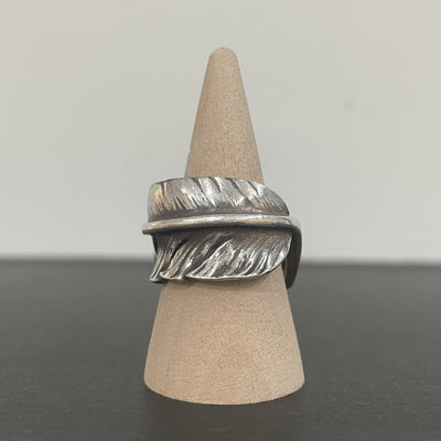 ゴローズ goro's メタル付フェザーリング(17号)※斜め飛び