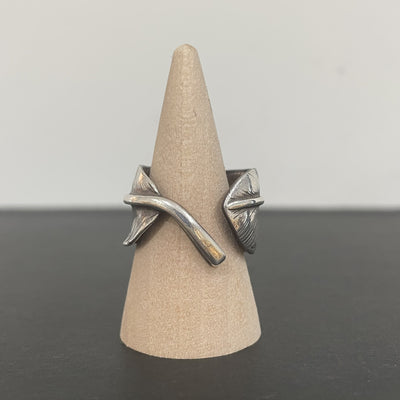 ゴローズ goro's メタル付フェザーリング(17号)※斜め飛び