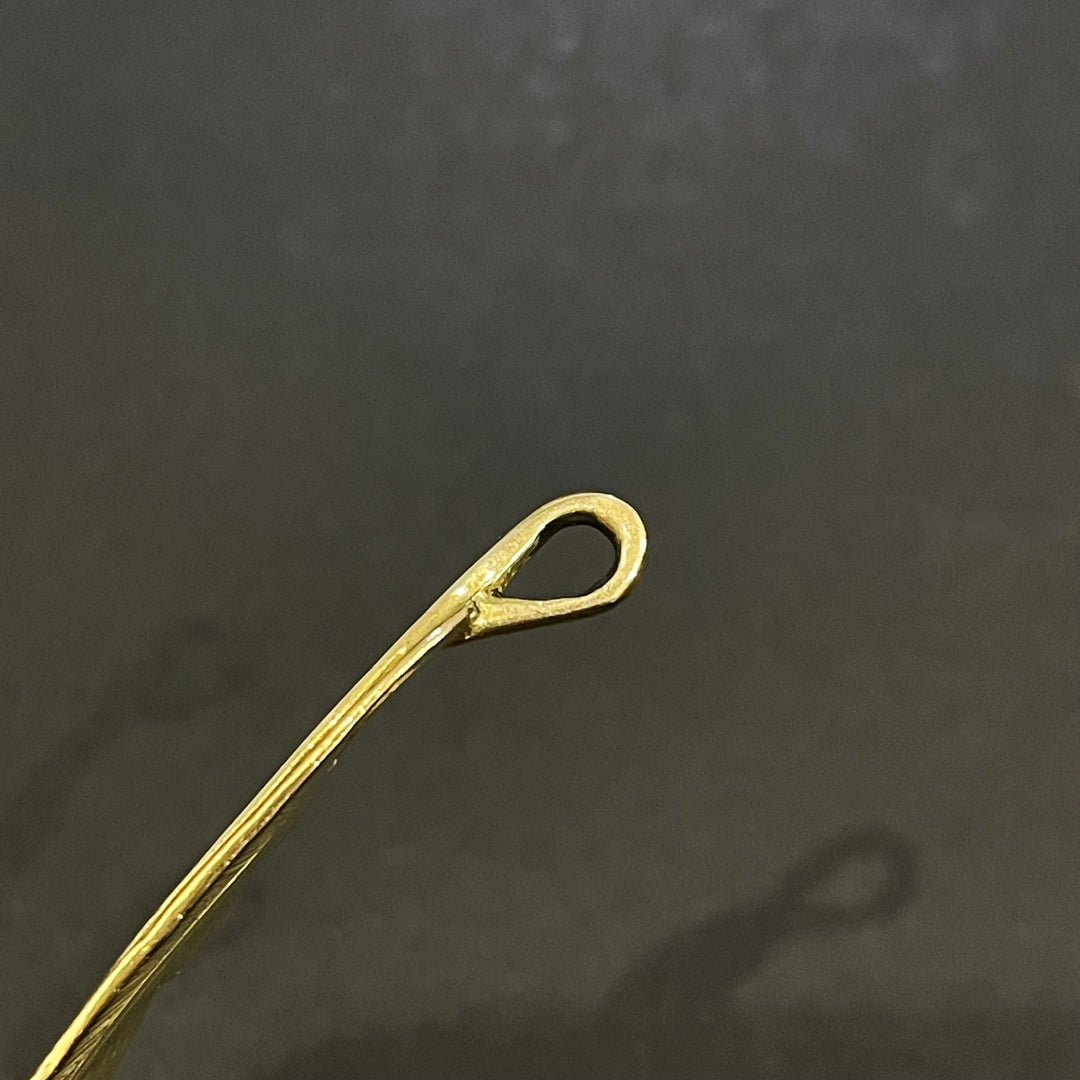 全金フェザーK18地金 右曲がり期間限定 定価28900円 K18 ペンダントトップ フェザー 特大サイズ 羽 ゴールド - メルカリ