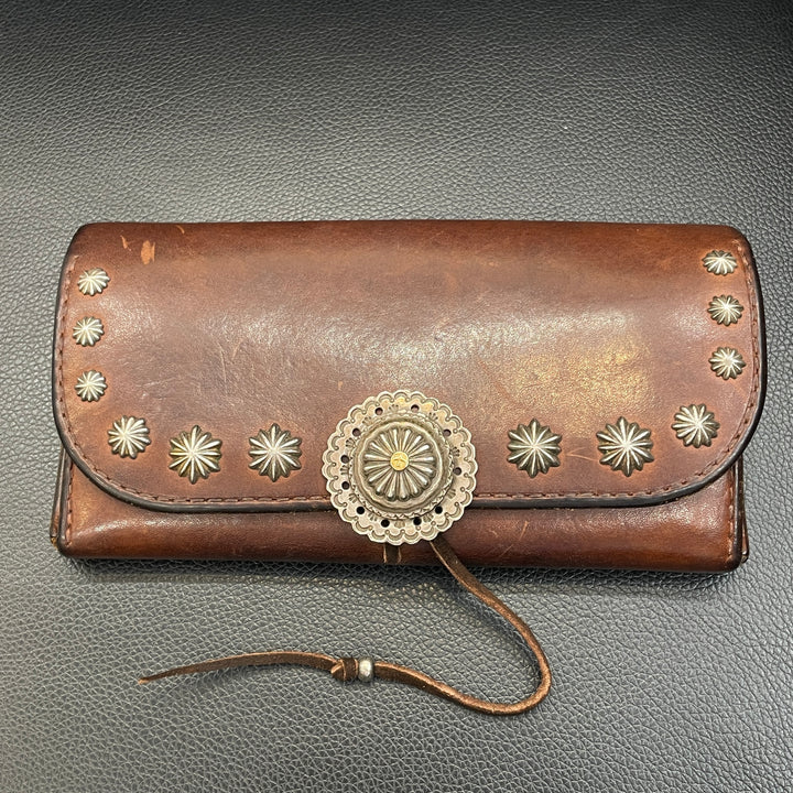 ゴローズ⭐︎カスタム二つ折り長財布 ゴローズ goro's カスタム二つ折り長財布(焦茶) – DELTAone