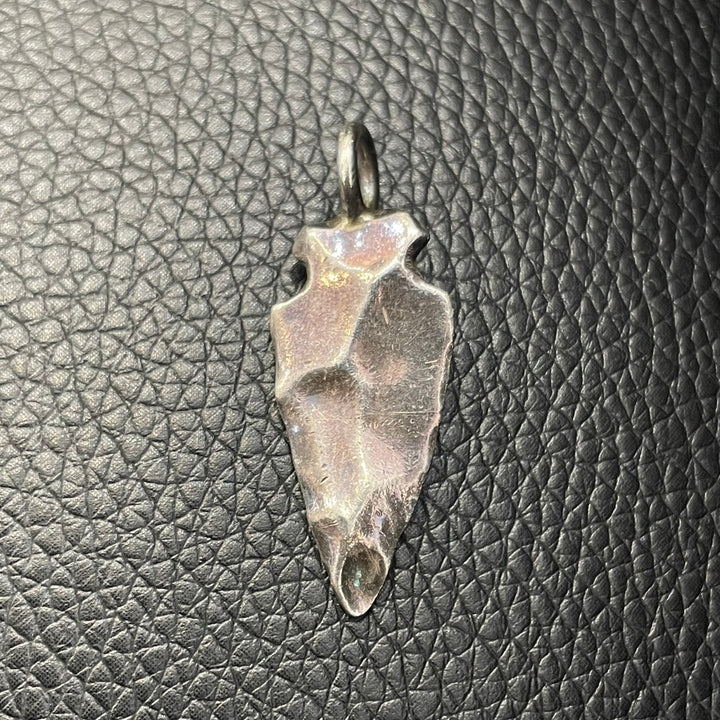 ゴローズ goro's [新品] K18付ヤジリ(小) ゴローズ goro's [OLD] K18付ヤジリ(小) – DELTAone