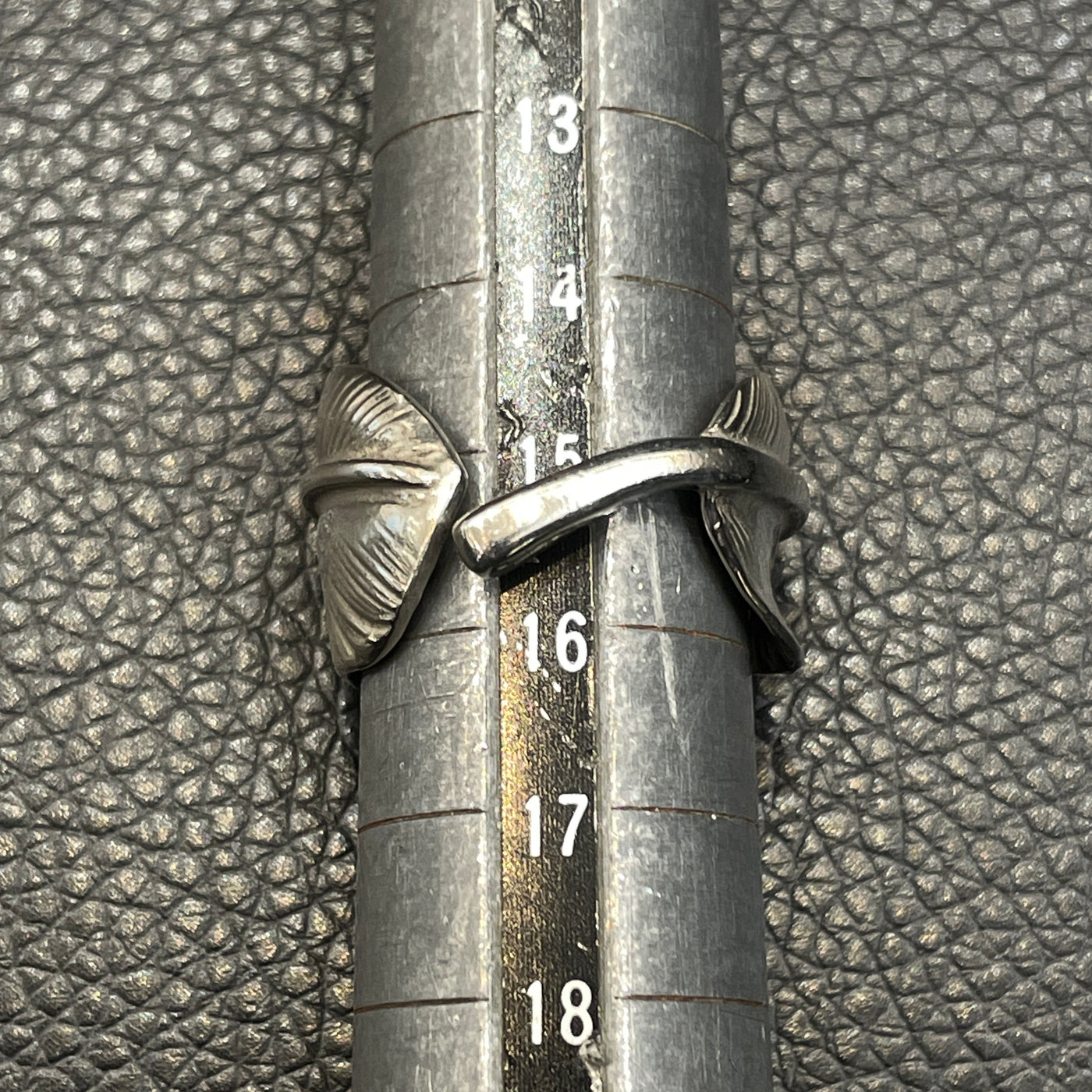 ゴローズ goro's メタル付フェザーリング(15号)※メタル小 – DELTAone