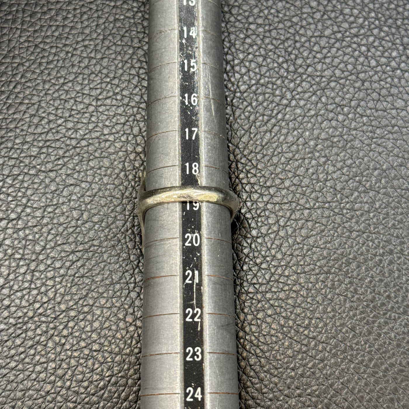 ゴローズ goro's Ｋ18大メタル付キャストリング(19号)