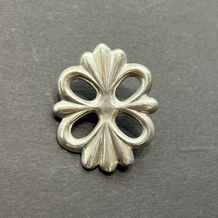 ゴローズ goros革物付属コンチョ バッファロー goro's ゴローズ オールド K18 フラワーコンチョ付き 2つ折り